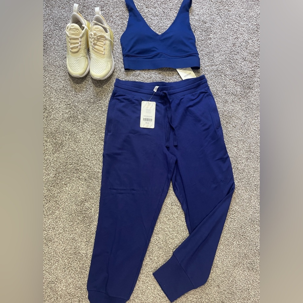 Fabletics brand, new women’s sports bra and jogger pants at
